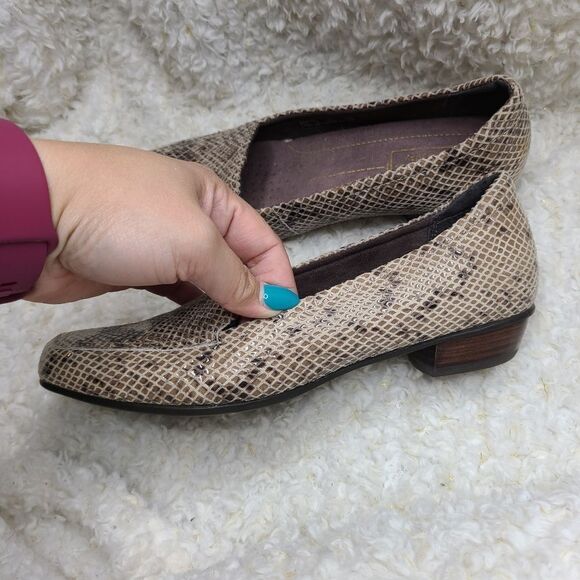 Clarks Active Air Everyday Comfort Snakeskin‎ Loafers size 7 - Picture 4 of 7